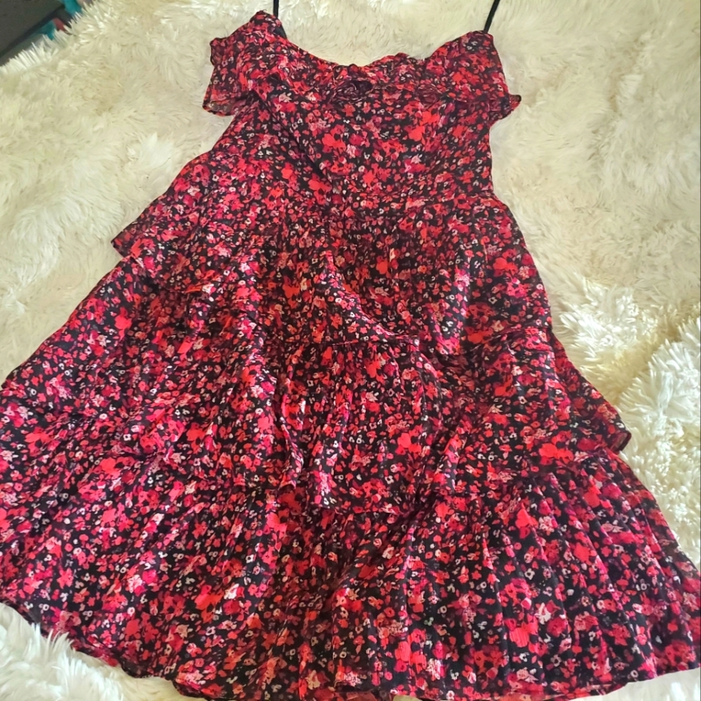 Floral strapless white house black market dress size 6